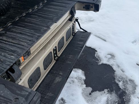 Used 2022 GMC Sierra 1500 AT4 w/ AT4 Preferred Package image 4