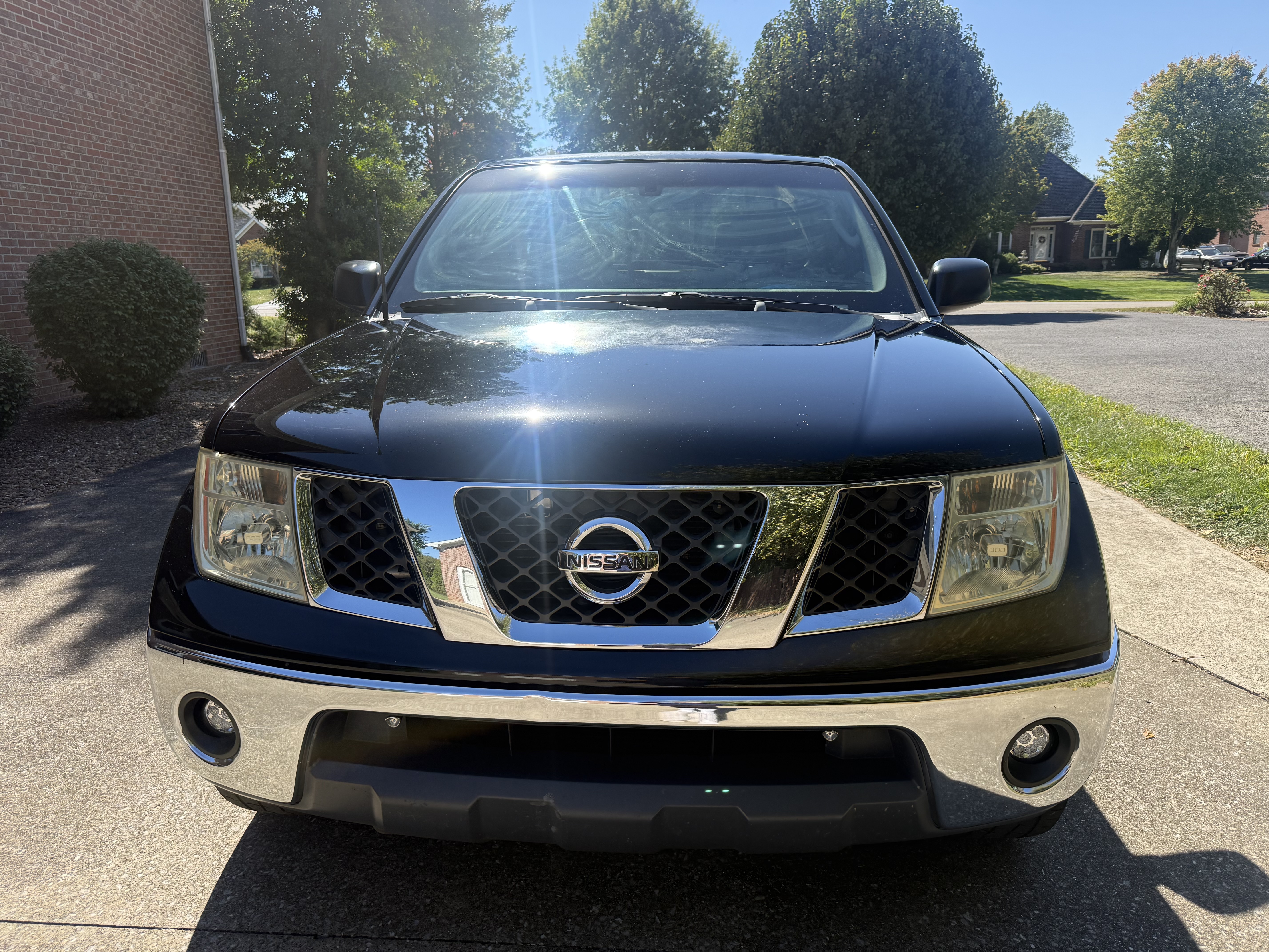 Used 2006 Nissan Frontier SE RWD image 2