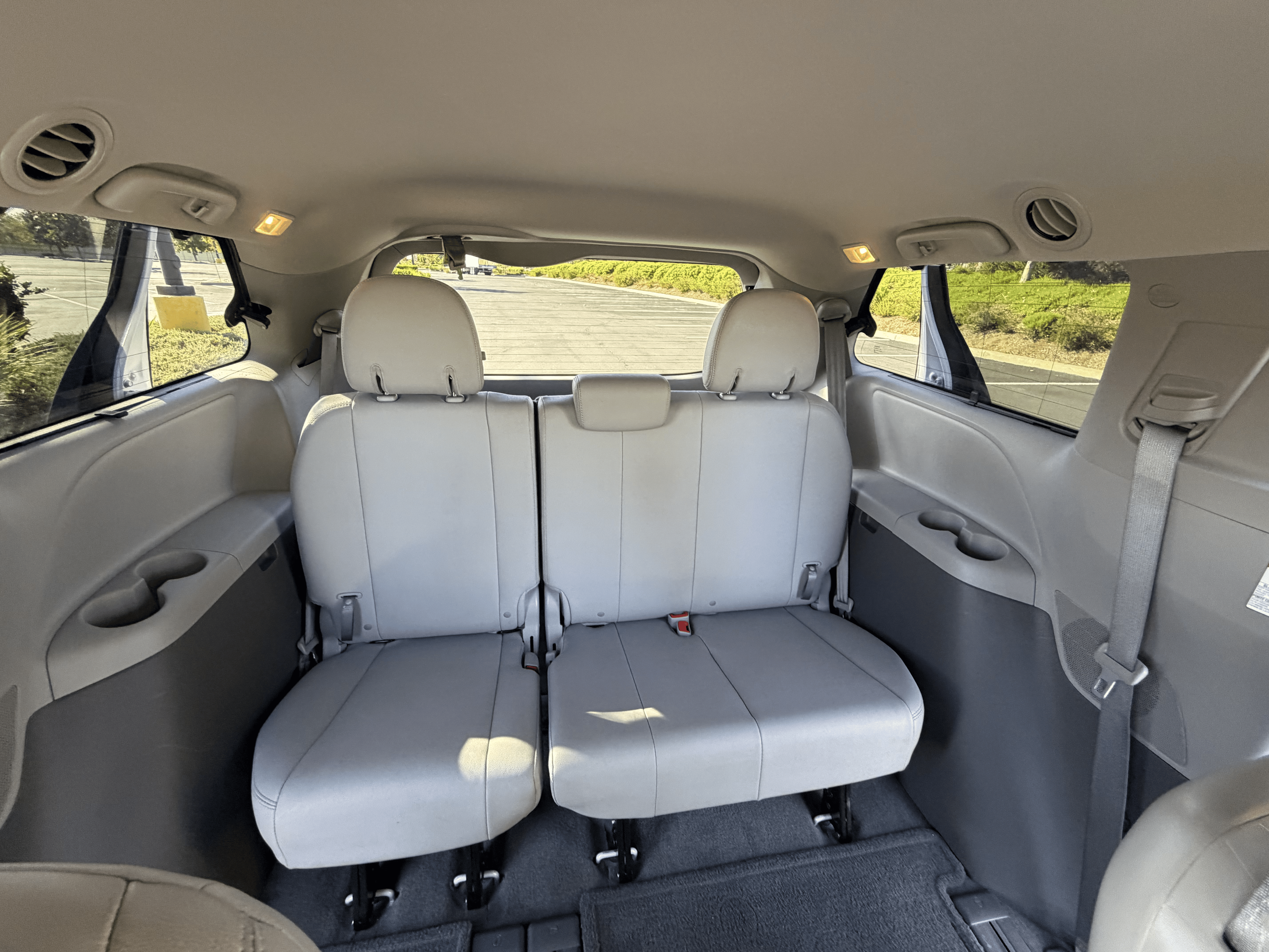 Used 2015 Toyota Sienna XLE w/ XLE Navigation Package FWD image 16
