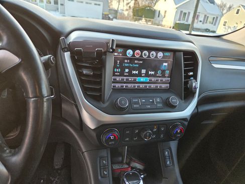 Used 2017 GMC Acadia SLT image 21