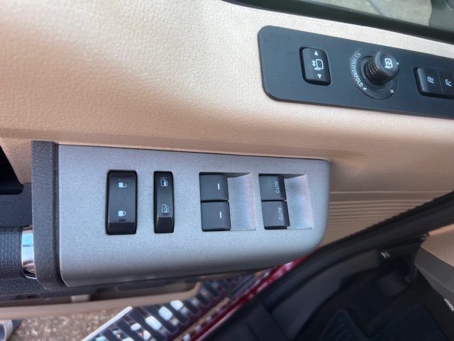 Used 2013 Ford F350 Lariat w/ Lariat Ultimate Pkg AWD/4WD image 15