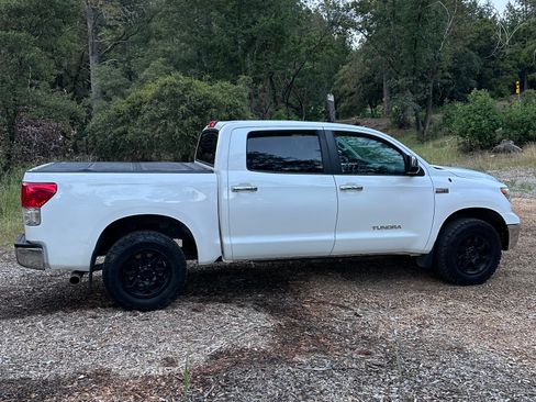 Used 2012 Toyota Tundra 4x4 CrewMax w/ Tow Pkg image 8