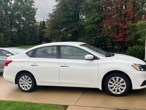 Used 2016 Nissan Sentra S image 10