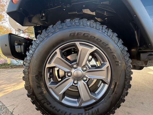 Used 2018 Jeep Wrangler Unlimited Rubicon image 31