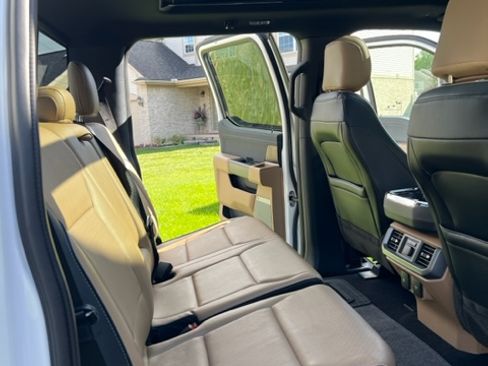 Used 2021 Ford F150 Lariat w/ Equipment Group 502A High image 8