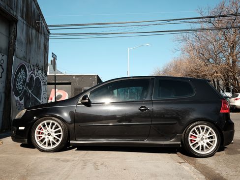 Used 2006 Volkswagen GTI 2.0T 2-Door image 21