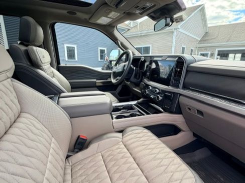 Used 2025 Ford F350 Platinum w/ Platinum Plus Package AWD/4WD image 17