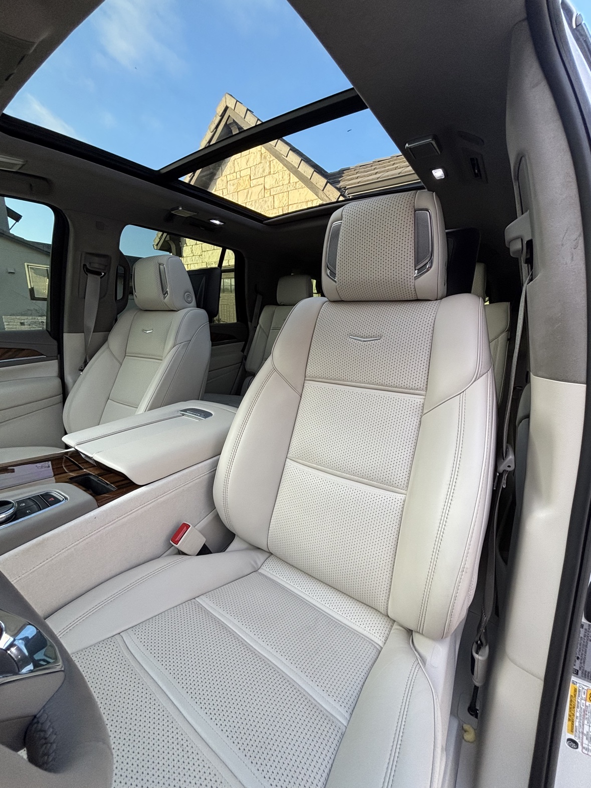 Used 2024 Cadillac Escalade Sport Platinum AWD/4WD image 17