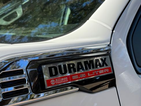 Used 2024 GMC Sierra 3500 Pro w/ Convenience Package image 1