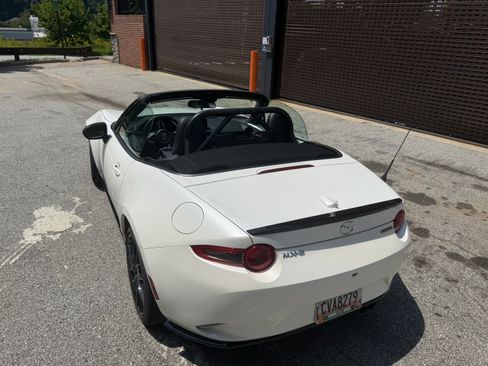 Used 2022 MAZDA MX-5 Miata Club w/ Brembo/BBS Recaro Package RWD image 14