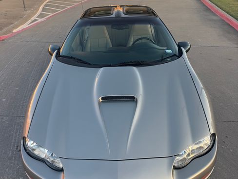 Used 1999 Chevrolet Camaro Z28 w/ SS Performance/Appearance Pkg RWD image 9