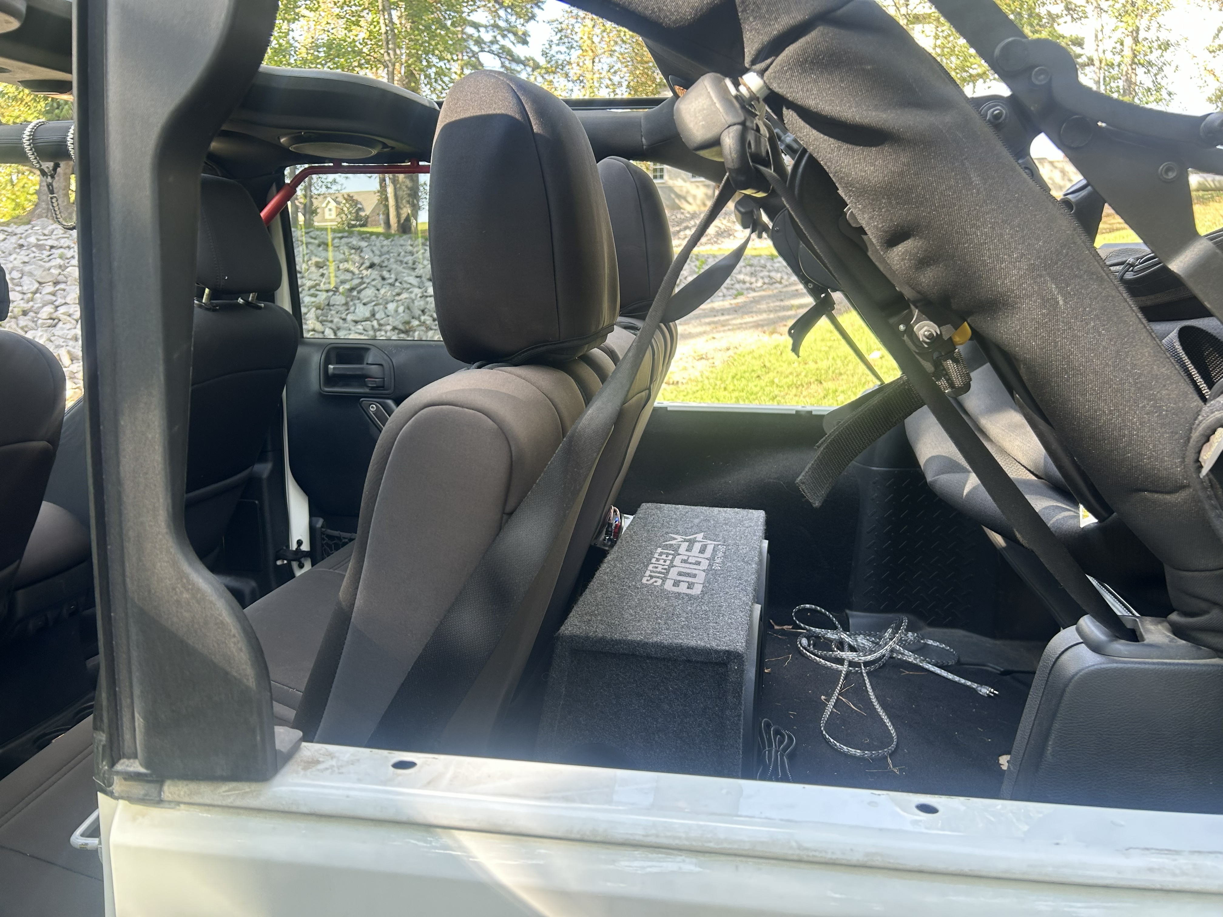 Used 2012 Jeep Wrangler Unlimited Sport AWD/4WD image 2