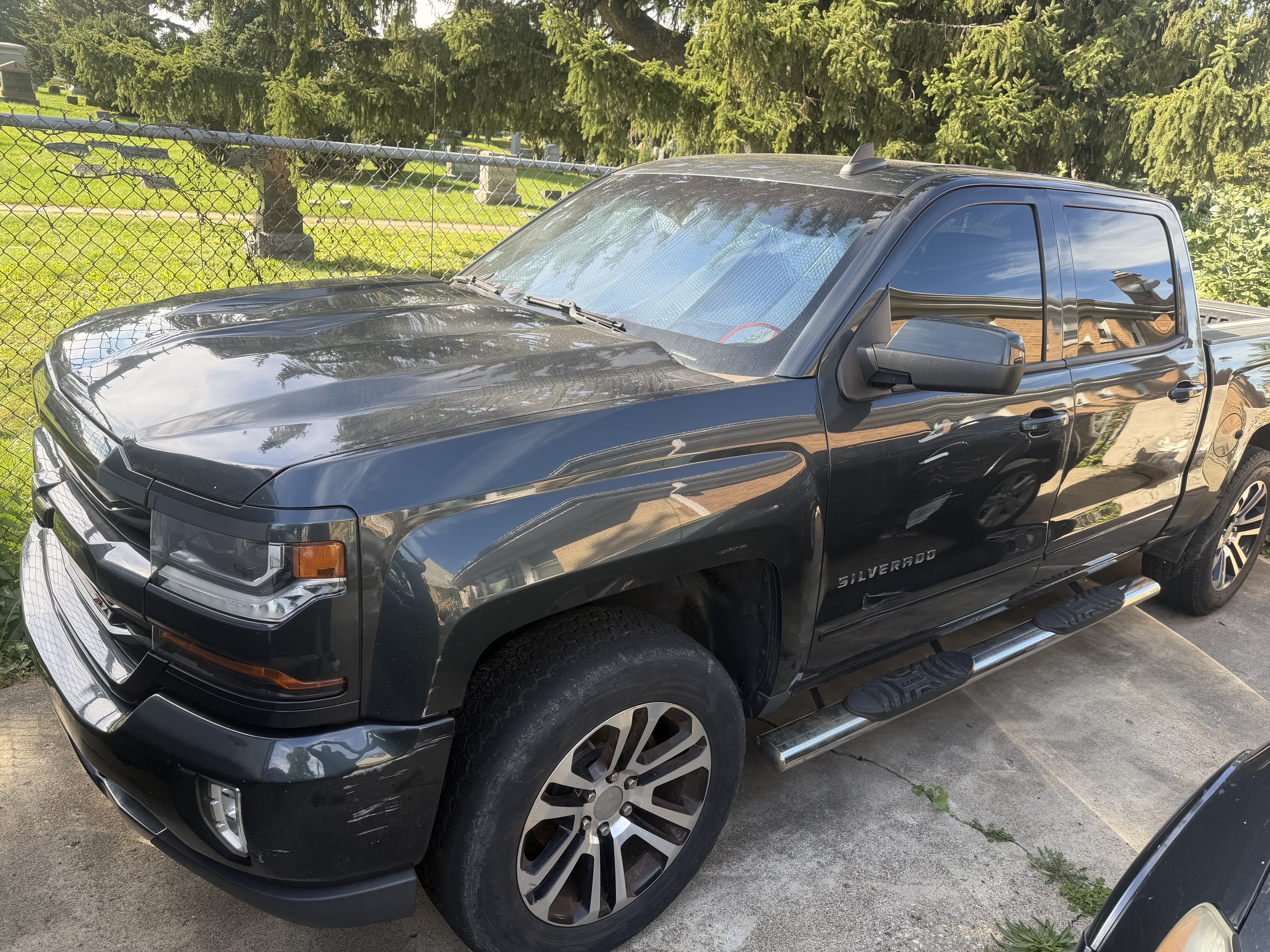 Used 2017 Chevrolet Silverado 1500 LT w/ All Star Edition AWD/4WD image 2