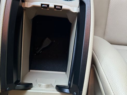 Used 2011 Mercedes-Benz GLK 350 2WD image 28