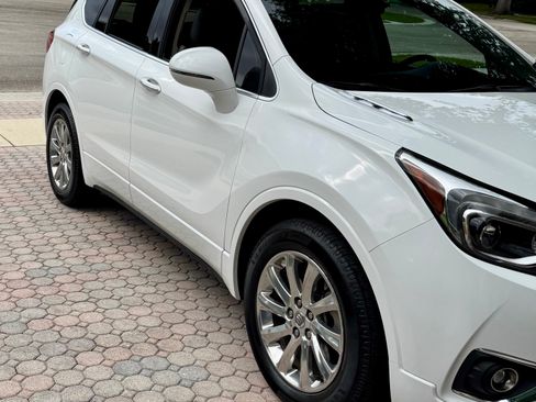 Used 2020 Buick Envision Essence image 2