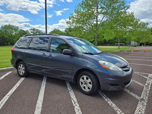 Used 2008 Toyota Sienna LE FWD image 4
