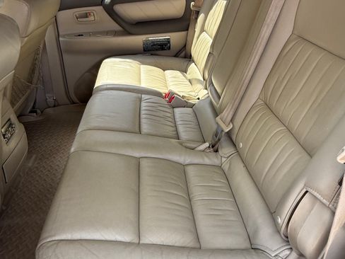 Used 2005 Toyota Land Cruiser AWD/4WD image 6