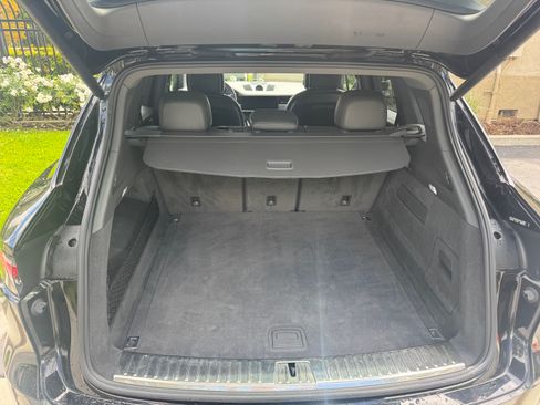 Used 2019 Porsche Cayenne image 2
