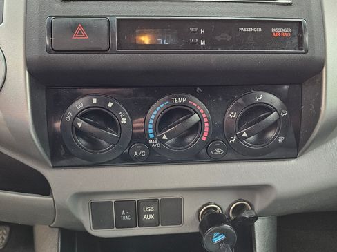 Used 2012 Toyota Tacoma 4x4 Access Cab V6 image 5