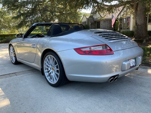 Used 2005 Porsche 911 Carrera S RWD image 10