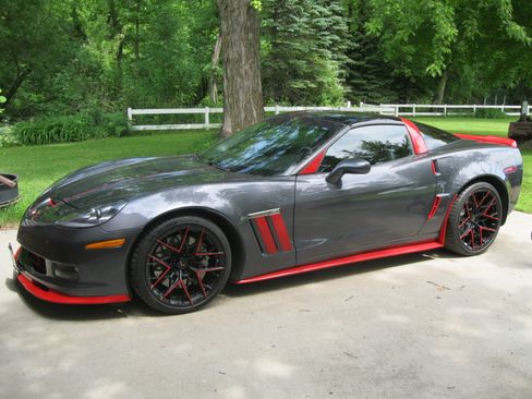 Used 2011 Chevrolet Corvette Grand Sport w/ Preferred Equipment Group RWD image 1