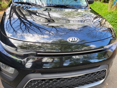 Used 2020 Kia Soul LX image 11