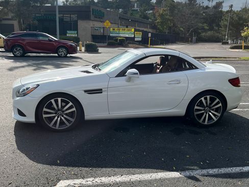 Used 2019 Mercedes-Benz SLC 300 300 Roadster 2D image 4