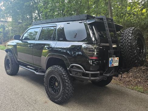 Used 2014 Toyota 4Runner SR5 image 31