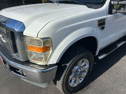 Used 2010 Ford F250 Lariat image 12