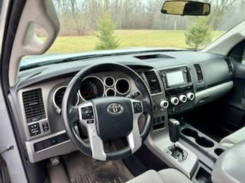 Used 2016 Toyota Sequoia SR5 image 20