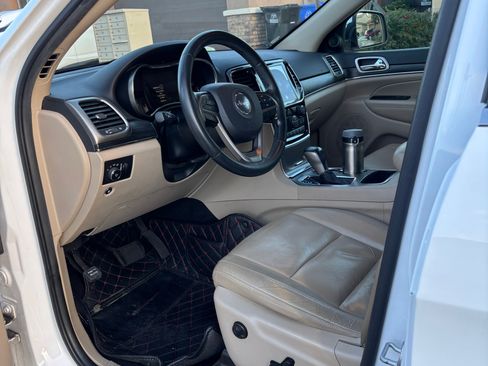 Used 2020 Jeep Grand Cherokee Limited image 5