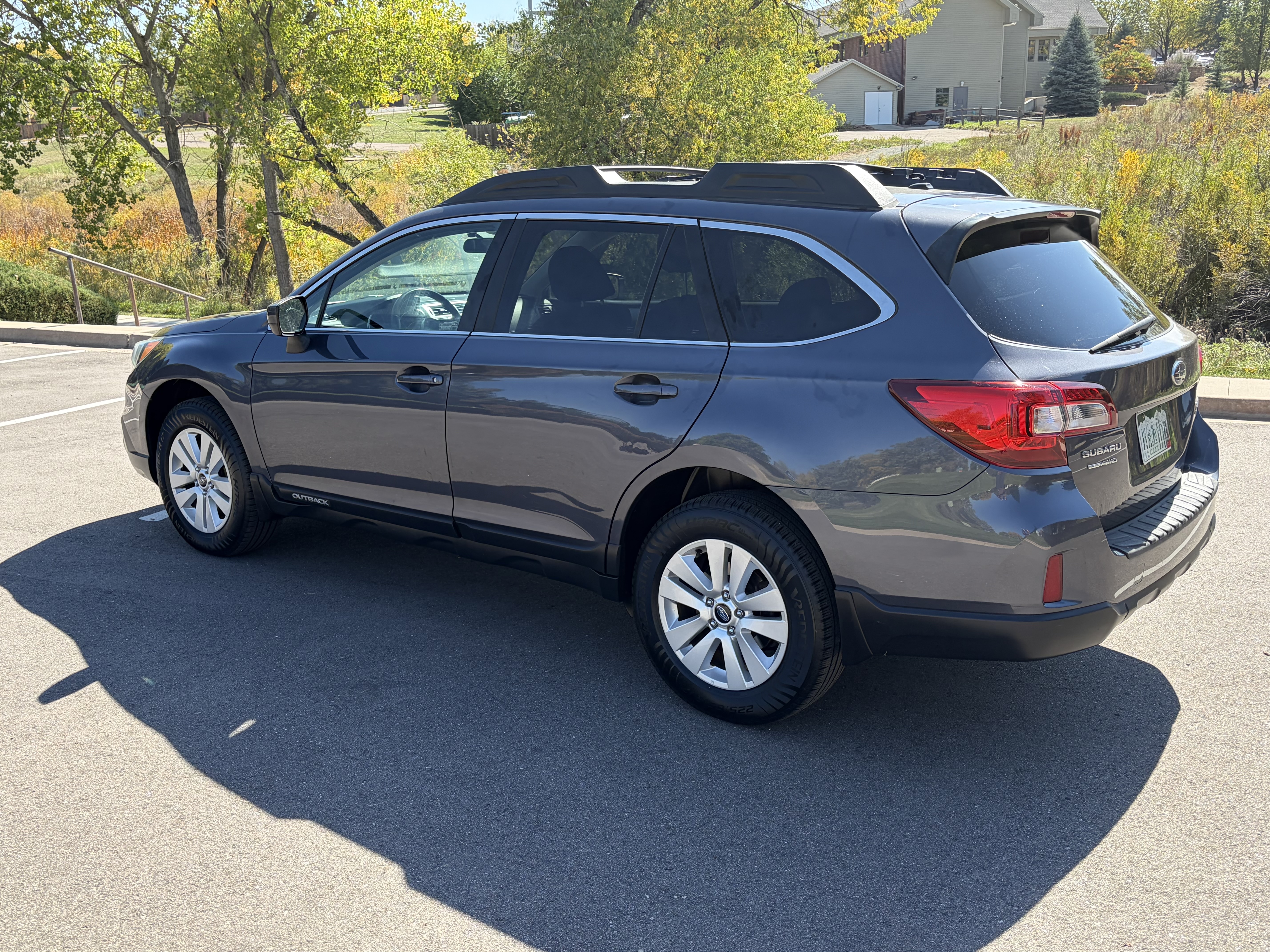 Used 2015 Subaru Outback 2.5i Premium w/ Protection Package #1 AWD/4WD image 2