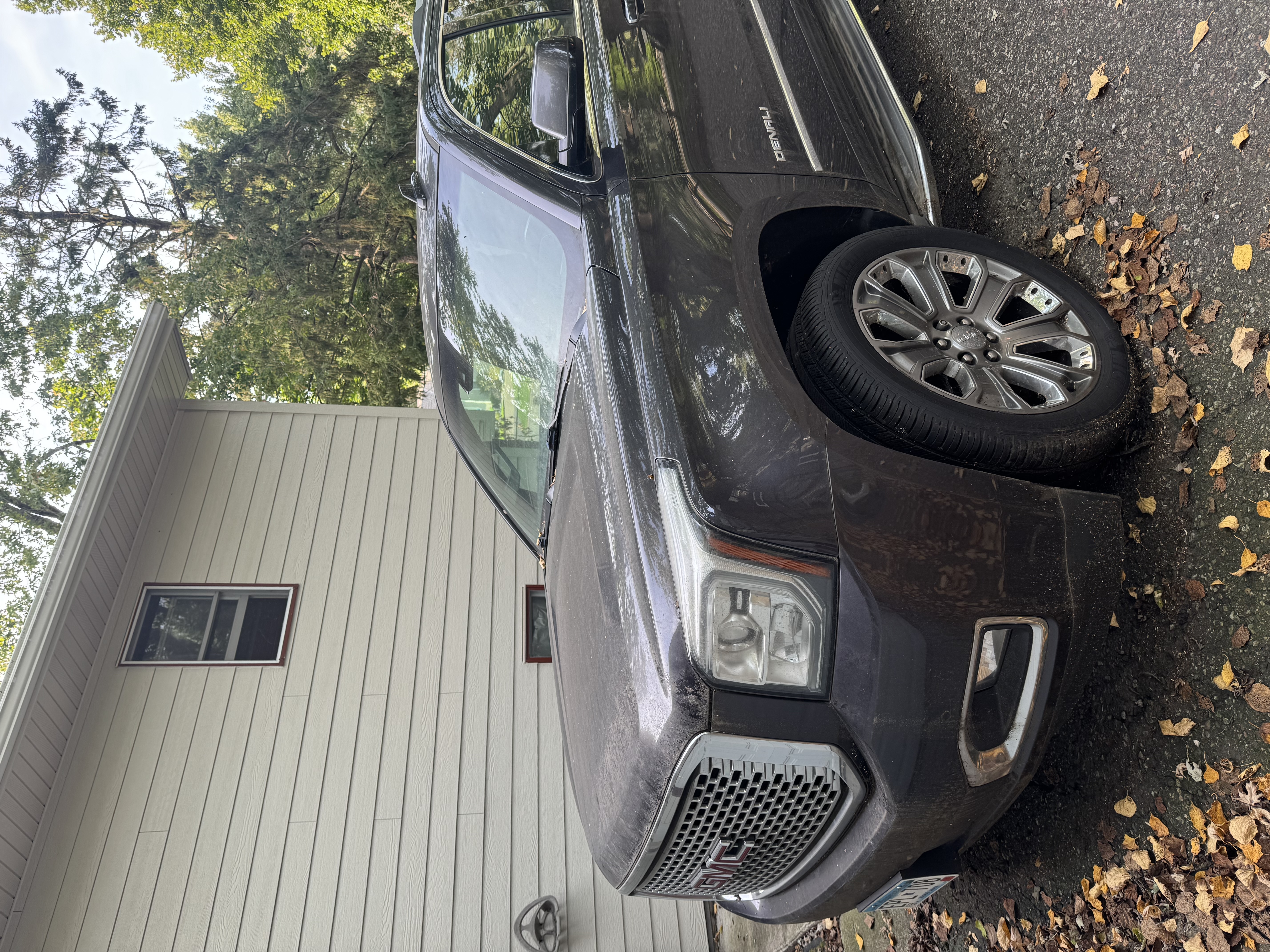 Used 2015 GMC Yukon Denali w/ Open Road Package AWD/4WD image 19
