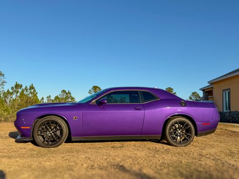 Used 2023 Dodge Challenger R/T Scat Pack image 9