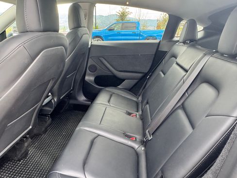 Used 2022 Tesla Model Y Performance AWD/4WD image 13