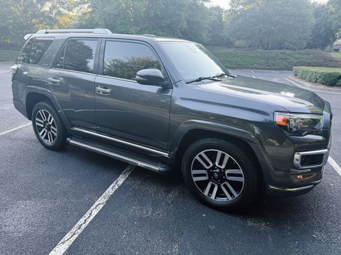 Used 2020 Toyota 4Runner Limited RWD image 4