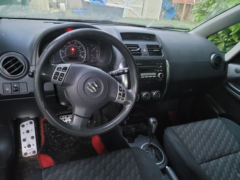 Used 2008 Suzuki SX4 AWD Hatchback w/ Touring Pkg image 6