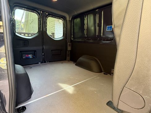 Used 2024 Mercedes-Benz Sprinter 2500 image 5