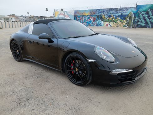 Used 2015 Porsche 911 Targa 4S image 9