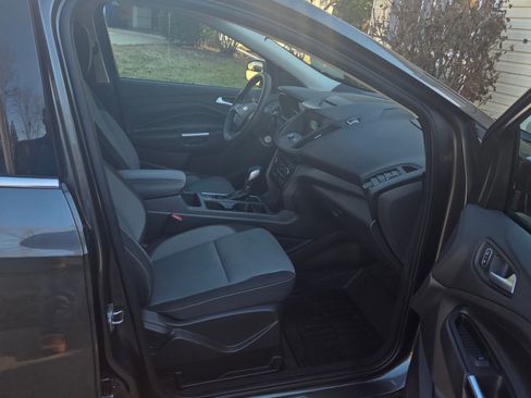 Used 2018 Ford Escape SE w/ SE Sync 3 Package image 8