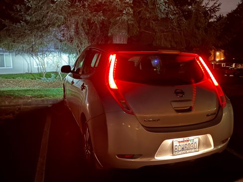 Used 2013 Nissan Leaf SL image 31