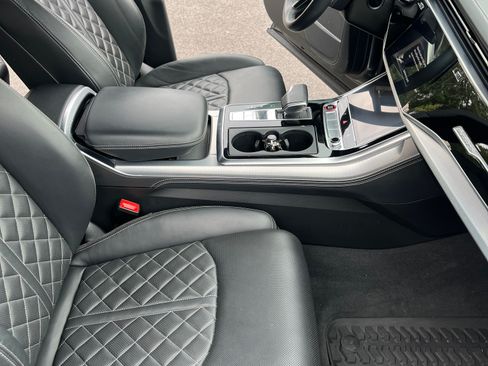Used 2021 Audi SQ8 Prestige AWD/4WD image 8