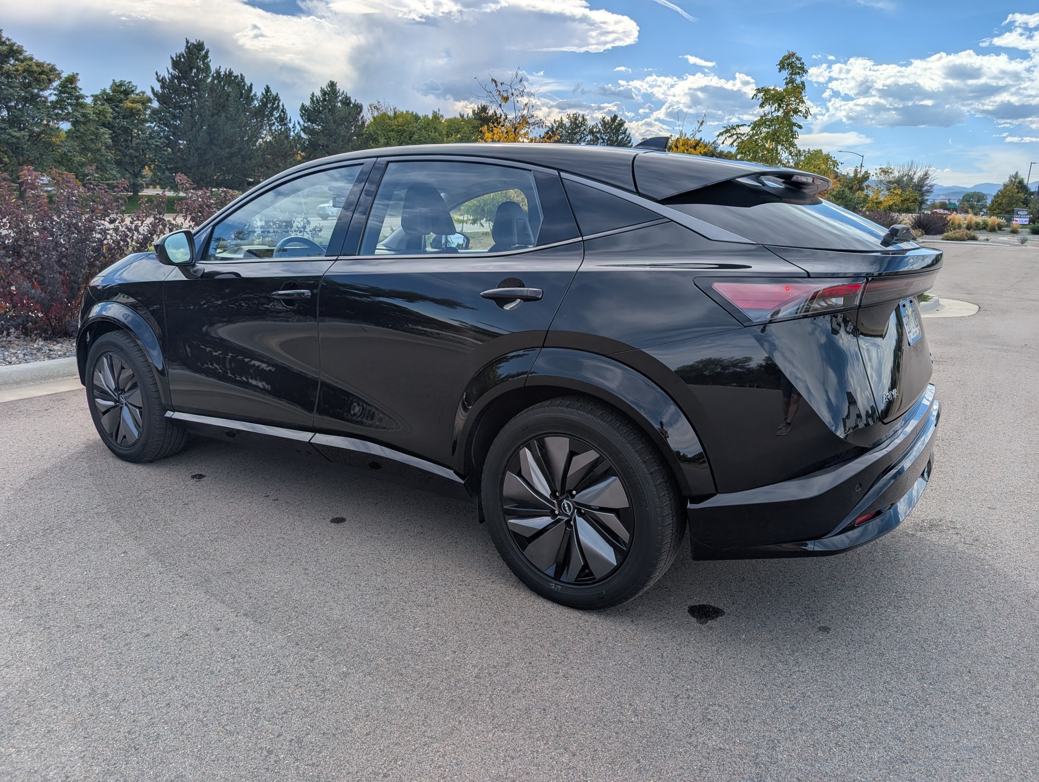 Used 2024 Nissan Ariya AWD image 11