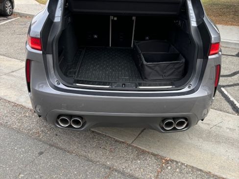 Used 2020 Jaguar F-PACE SVR image 10