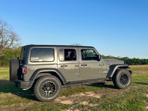 Used 2019 Jeep Wrangler Unlimited Sport S image 6