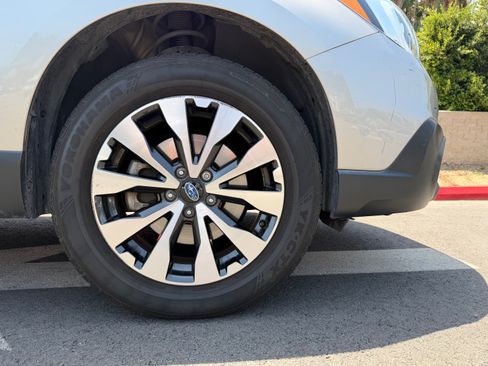 Used 2016 Subaru Outback 2.5i Limited AWD/4WD image 11