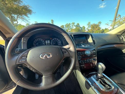 Used 2010 INFINITI G37 x Coupe w/ Premium Pkg image 17