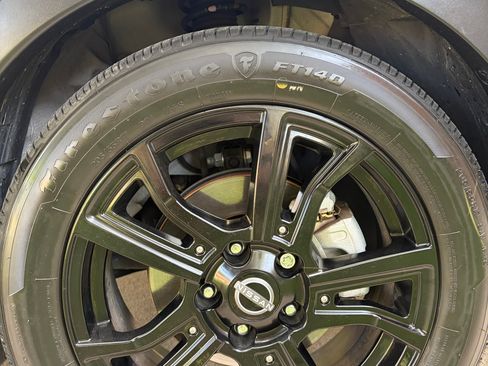 Used 2023 Nissan Kicks SR w/ SR Premium Package FWD image 5