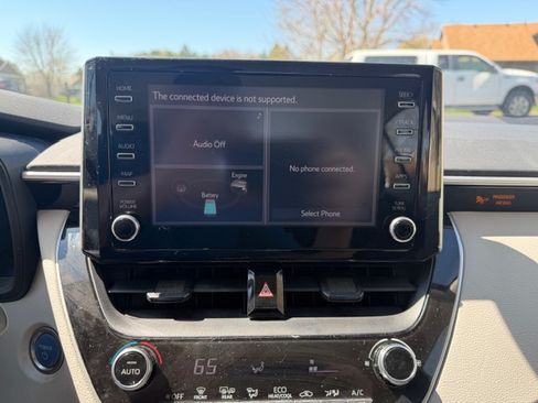 Used 2020 Toyota Corolla LE w/ Carpet Mat Package (TMS) FWD image 10