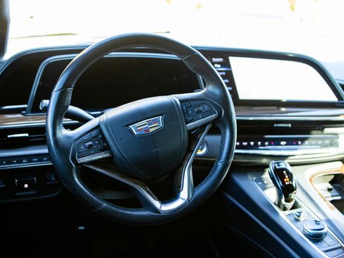 Used 2021 Cadillac Escalade ESV Sport Platinum w/ LPO, ONYX Package image 29